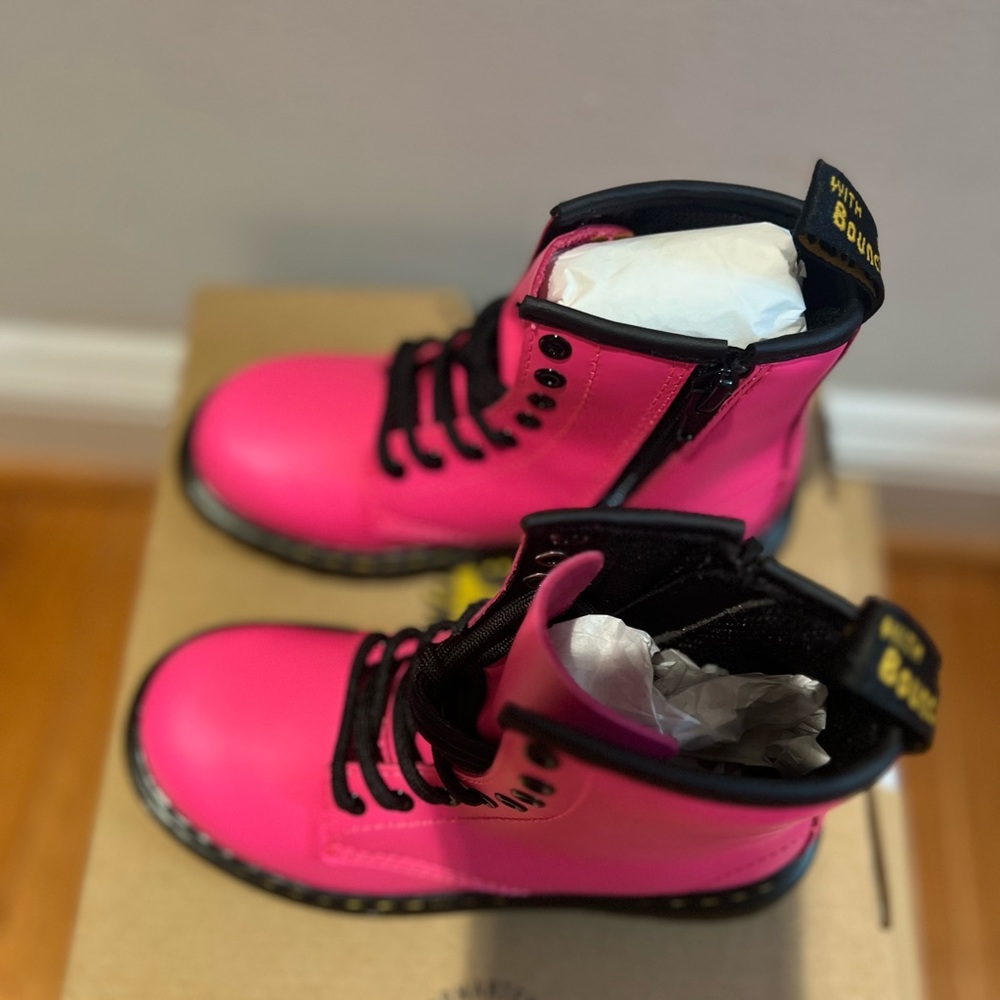 ๐HP๐Girls Dr.Martens Boots - Picture 7 of 7